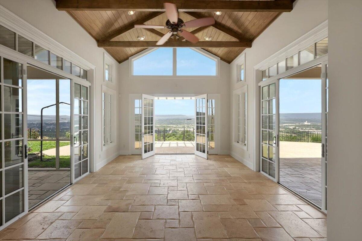 Chattanooga, Tennessee, 37404, United States, 4 Bedrooms Bedrooms, ,4.5 BathroomsBathrooms,Residential,Forsale,1963496