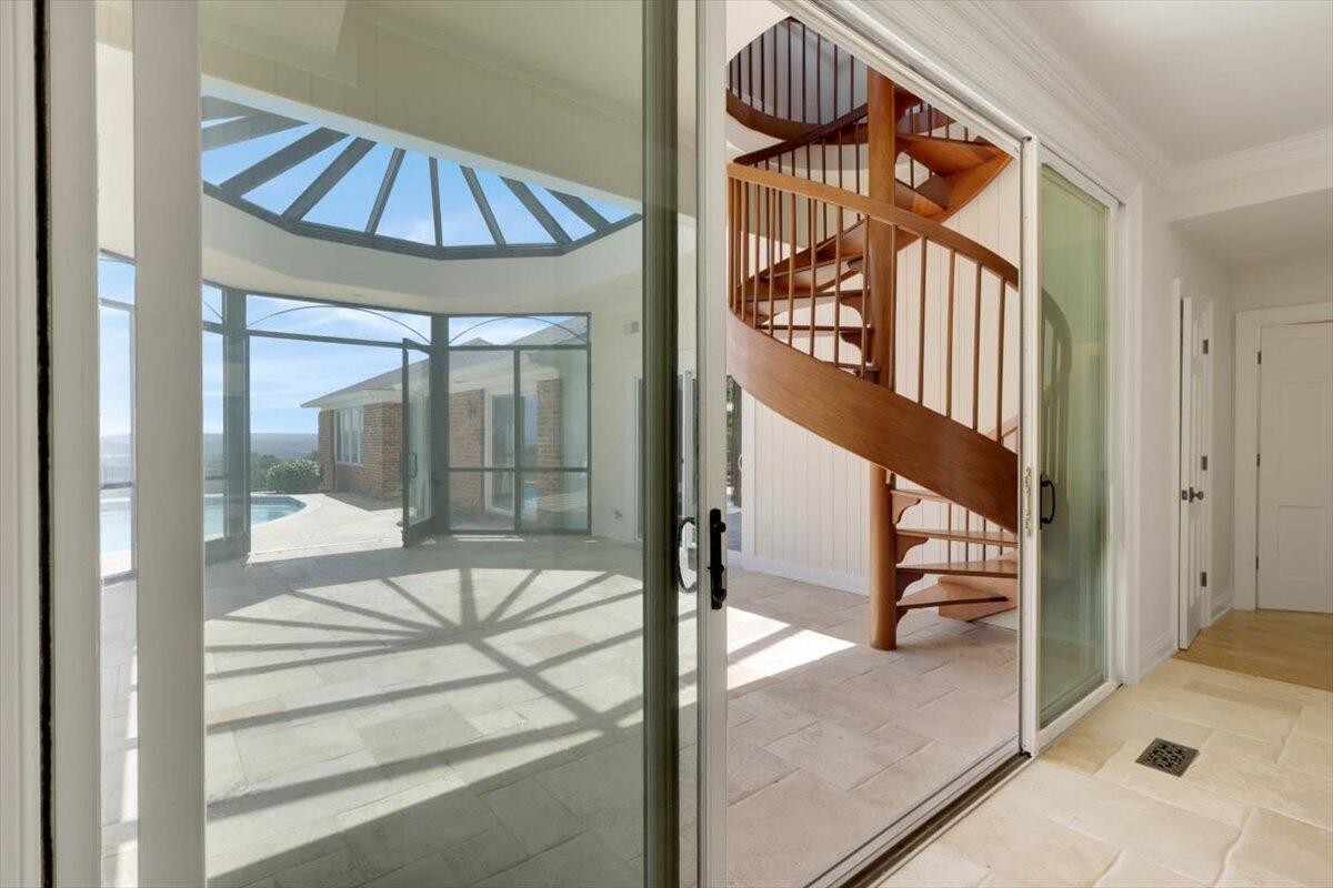 Chattanooga, Tennessee, 37404, United States, 4 Bedrooms Bedrooms, ,4.5 BathroomsBathrooms,Residential,Forsale,1963496