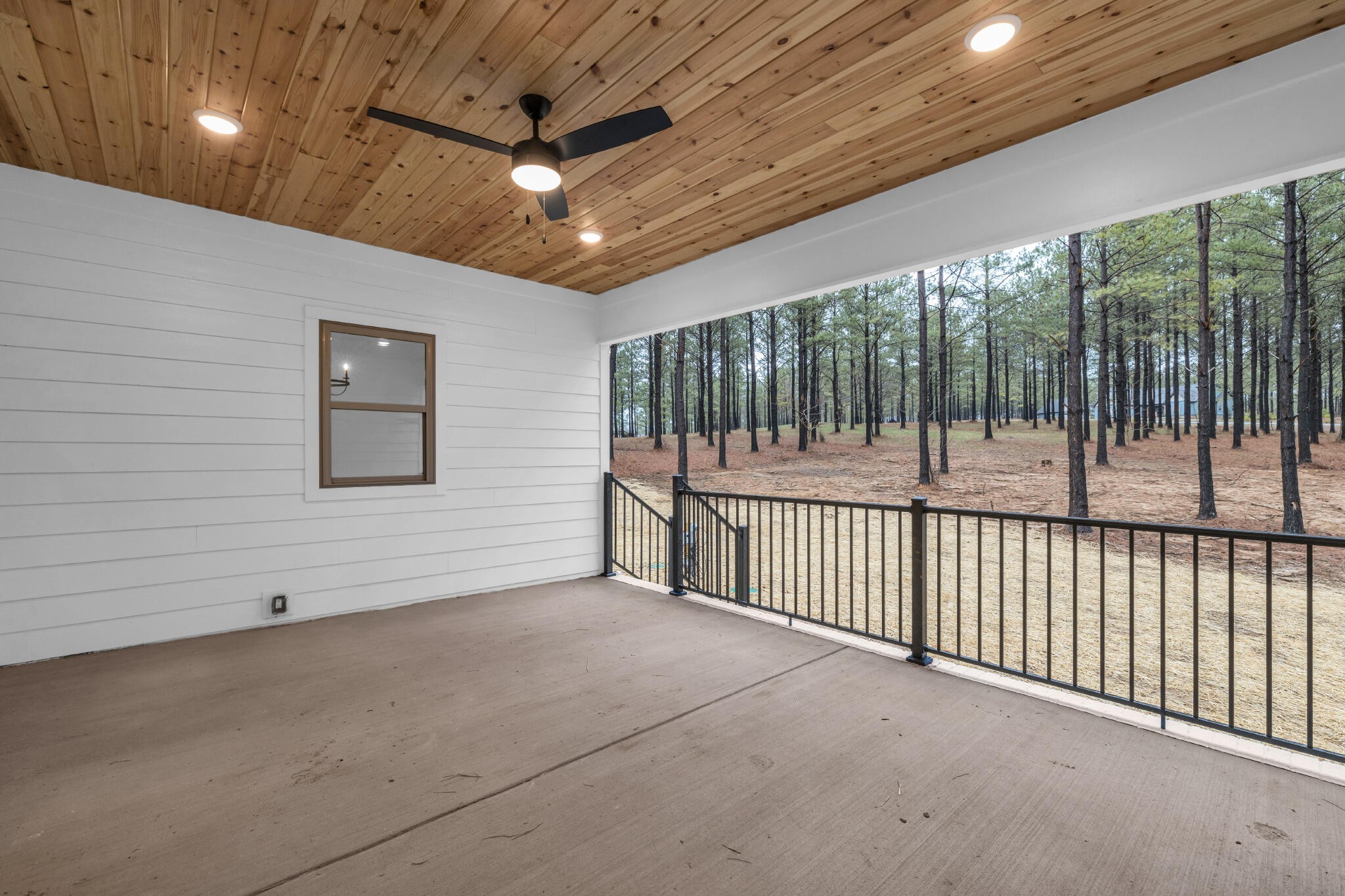 Jasper, Tennessee, 37347, United States, 3 Bedrooms Bedrooms, ,2 BathroomsBathrooms,Residential,Forsale,1894421