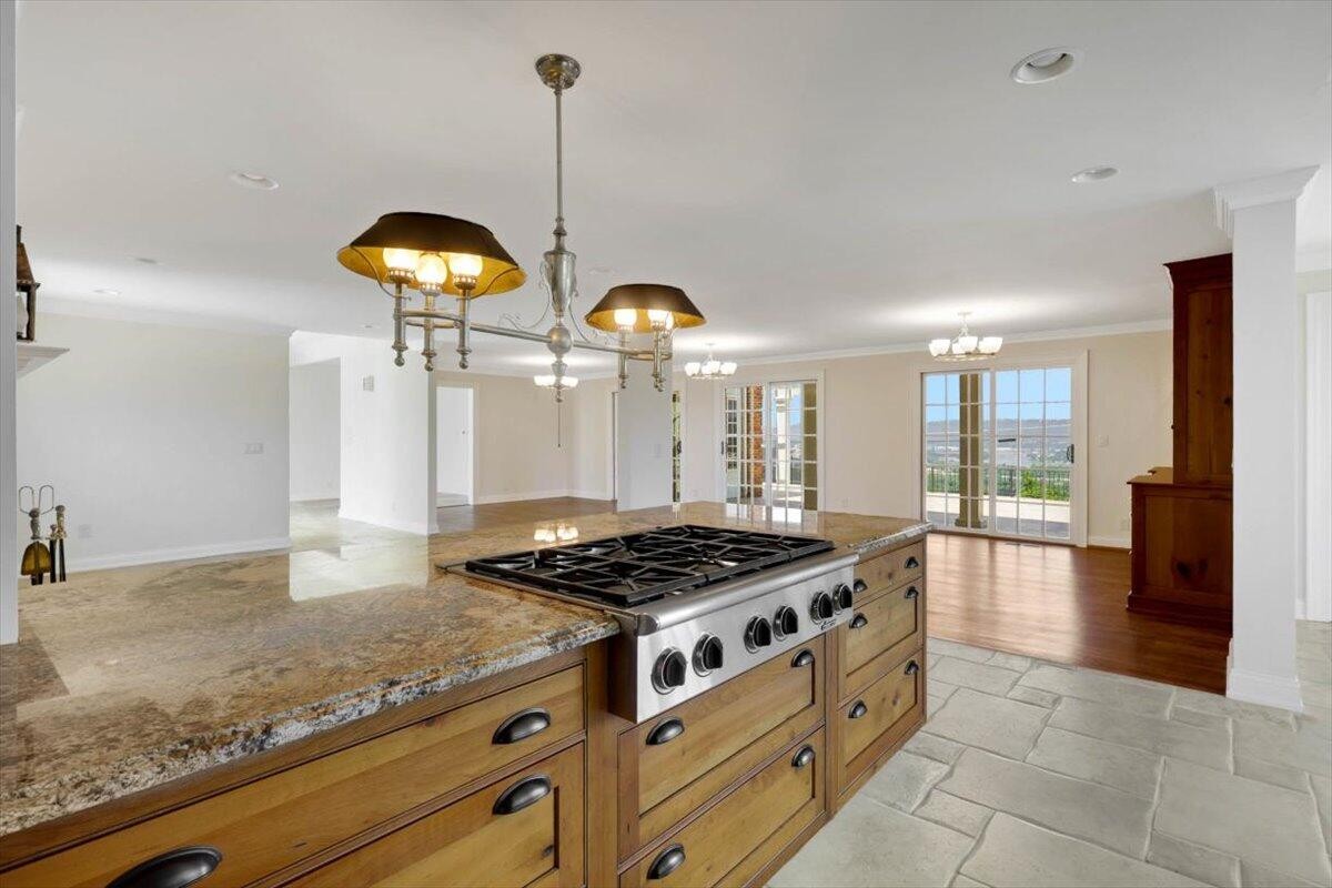 Chattanooga, Tennessee, 37404, United States, 4 Bedrooms Bedrooms, ,4.5 BathroomsBathrooms,Residential,Forsale,1963496