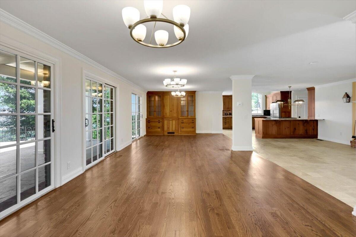 Chattanooga, Tennessee, 37404, United States, 4 Bedrooms Bedrooms, ,4.5 BathroomsBathrooms,Residential,Forsale,1963496