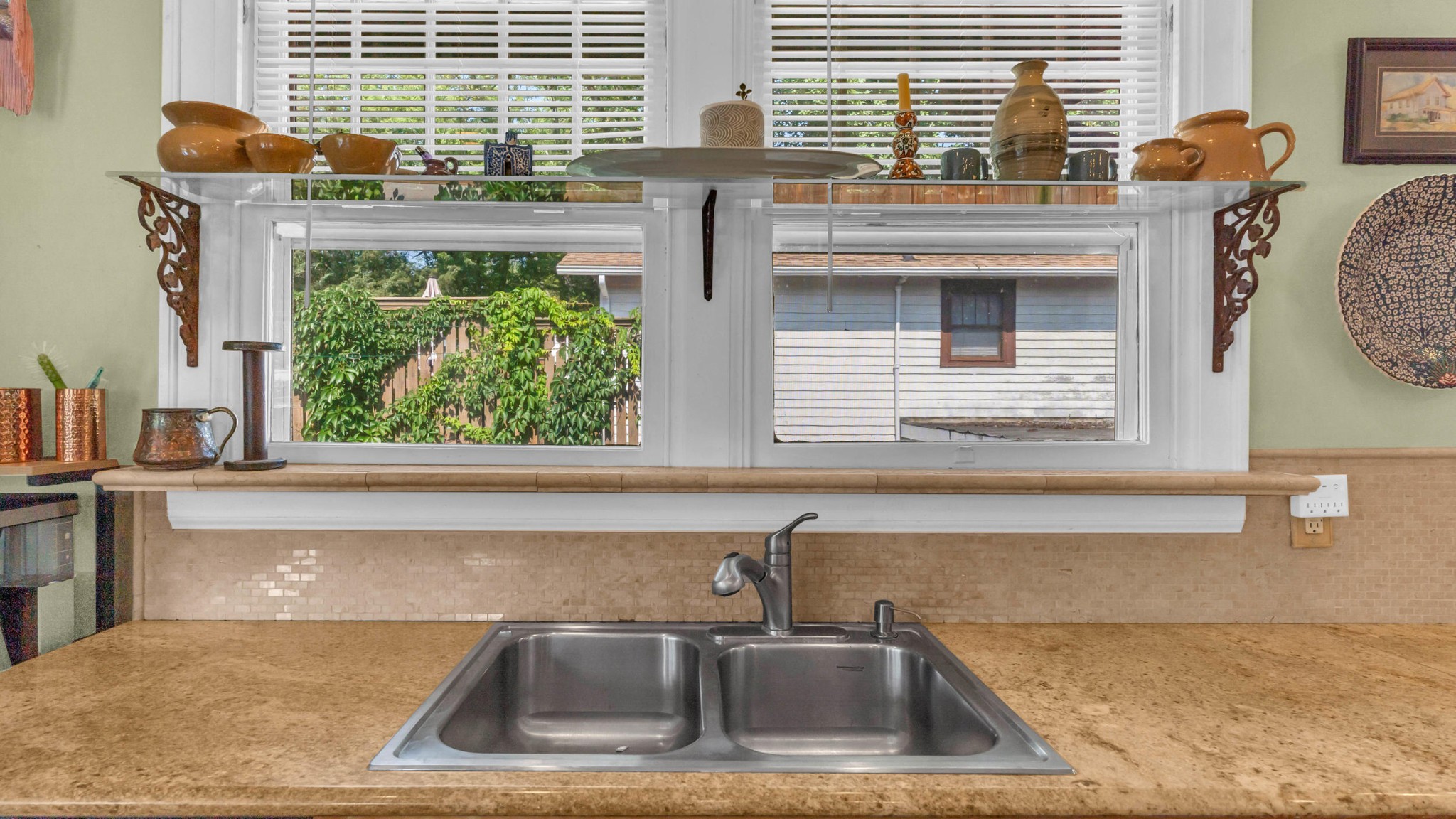 Chattanooga, Tennessee, 37405, United States, 3 Bedrooms Bedrooms, ,2 BathroomsBathrooms,Residential,Forsale,1946642