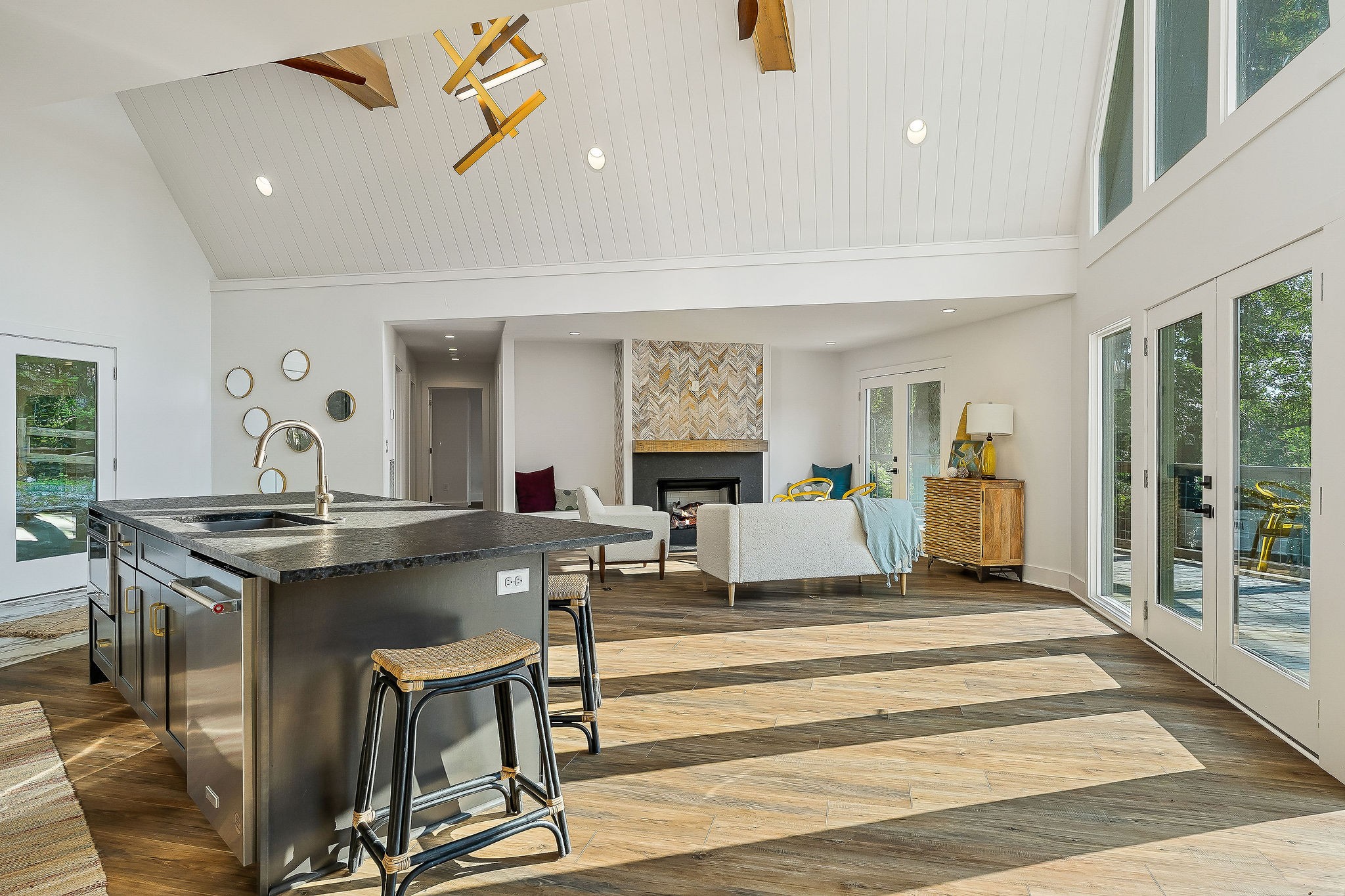 Smithville, Tennessee, 37166, United States, 4 Bedrooms Bedrooms, ,4 BathroomsBathrooms,Residential,Forsale,1999482