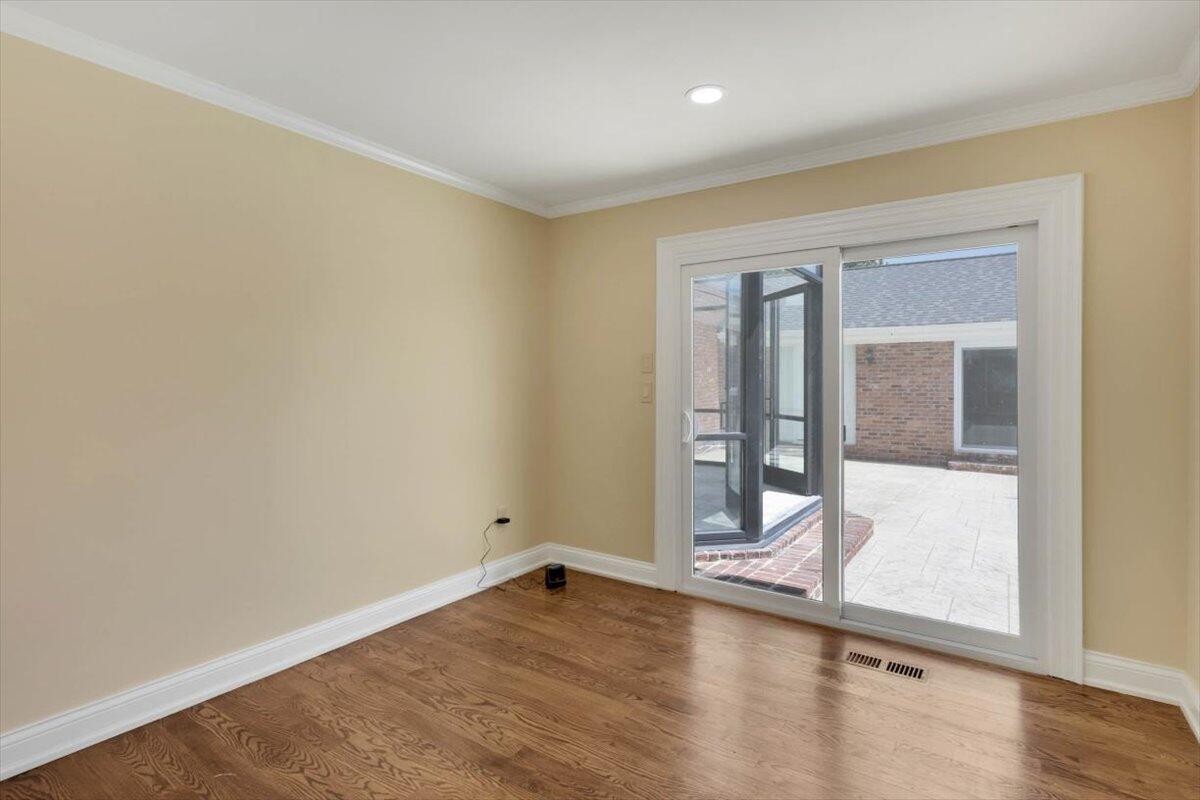 Chattanooga, Tennessee, 37404, United States, 4 Bedrooms Bedrooms, ,4.5 BathroomsBathrooms,Residential,Forsale,1963496