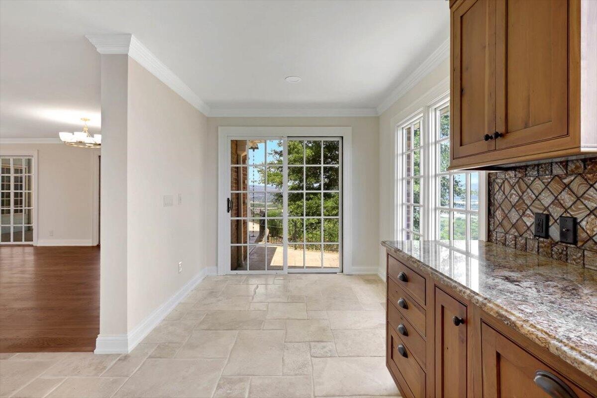 Chattanooga, Tennessee, 37404, United States, 4 Bedrooms Bedrooms, ,4.5 BathroomsBathrooms,Residential,Forsale,1963496