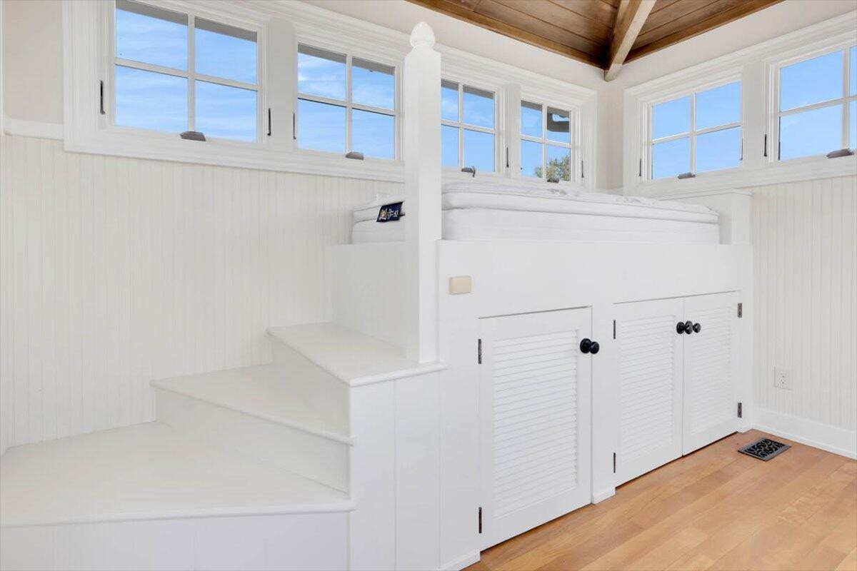 Chattanooga, Tennessee, 37404, United States, 4 Bedrooms Bedrooms, ,4.5 BathroomsBathrooms,Residential,Forsale,1963496