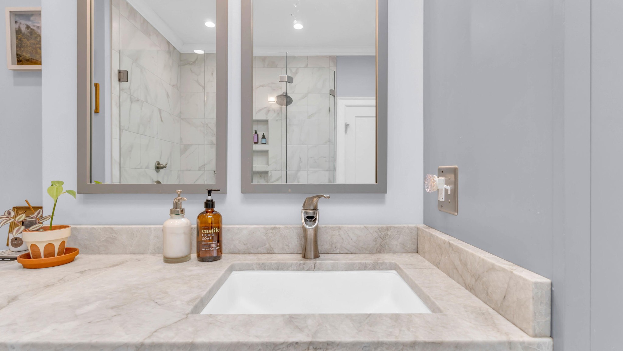 Chattanooga, Tennessee, 37405, United States, 3 Bedrooms Bedrooms, ,2 BathroomsBathrooms,Residential,Forsale,1946642