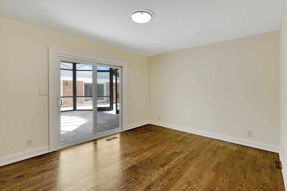 Chattanooga, Tennessee, 37404, United States, 4 Bedrooms Bedrooms, ,4.5 BathroomsBathrooms,Residential,Forsale,1963496