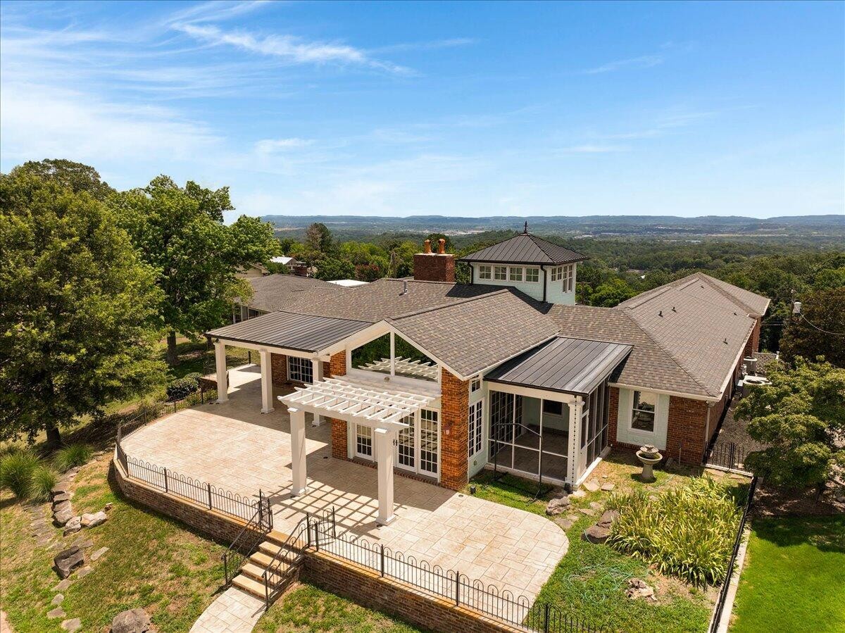 Chattanooga, Tennessee, 37404, United States, 4 Bedrooms Bedrooms, ,4.5 BathroomsBathrooms,Residential,Forsale,1963496 Chattanooga, Tennessee, 37404, United States, 4 Bedrooms Bedrooms, ,4.5 BathroomsBathrooms,Residential,Forsale,1963496