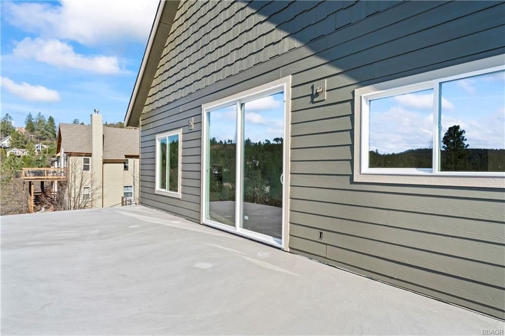 Lake Arrowhead, California, 92352, United States, 3 Bedrooms Bedrooms, ,4 BathroomsBathrooms,Residential,Forsale,1886286