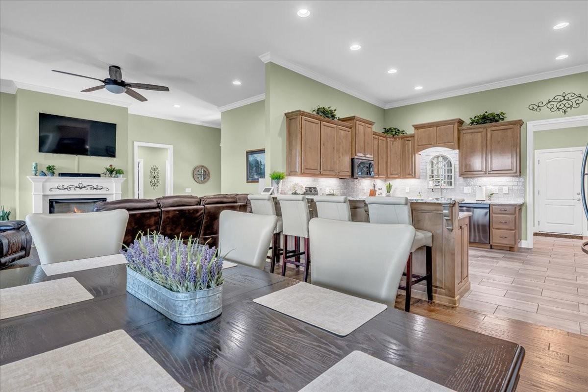 Smithville, Tennessee, 37166, United States, 4 Bedrooms Bedrooms, ,3 BathroomsBathrooms,Residential,Forsale,1999478