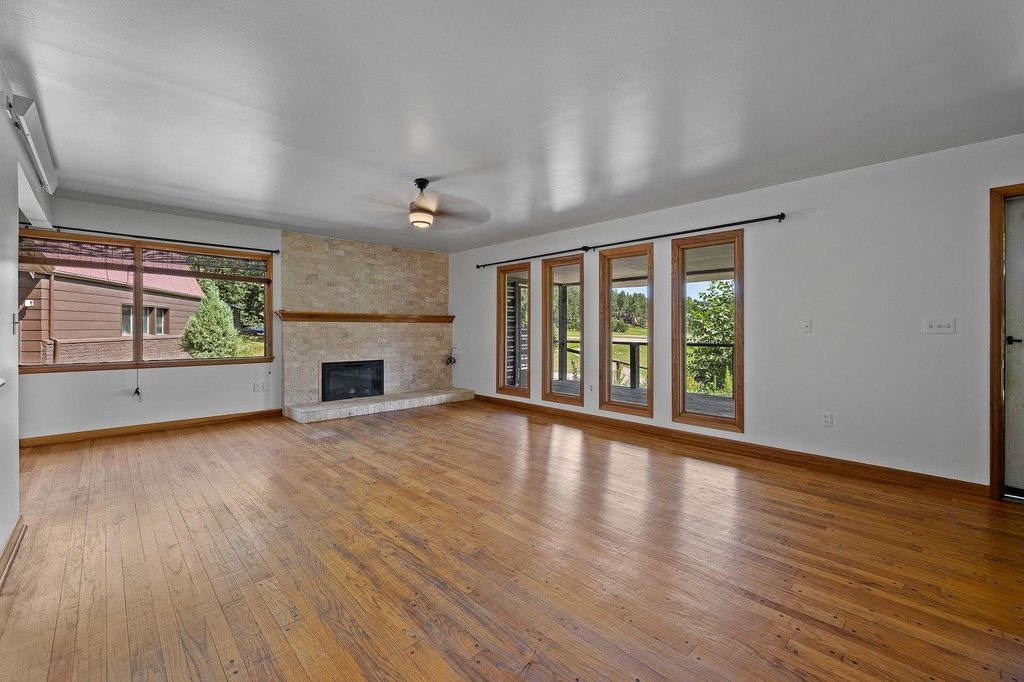 Custer, South Dakota, 57730, United States, 2 Bedrooms Bedrooms, ,2 BathroomsBathrooms,Residential,Forsale,1946263