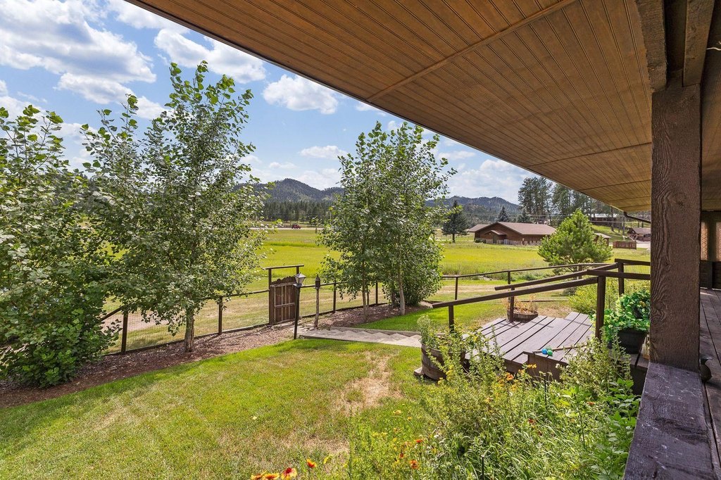 Custer, South Dakota, 57730, United States, 2 Bedrooms Bedrooms, ,2 BathroomsBathrooms,Residential,Forsale,1946263