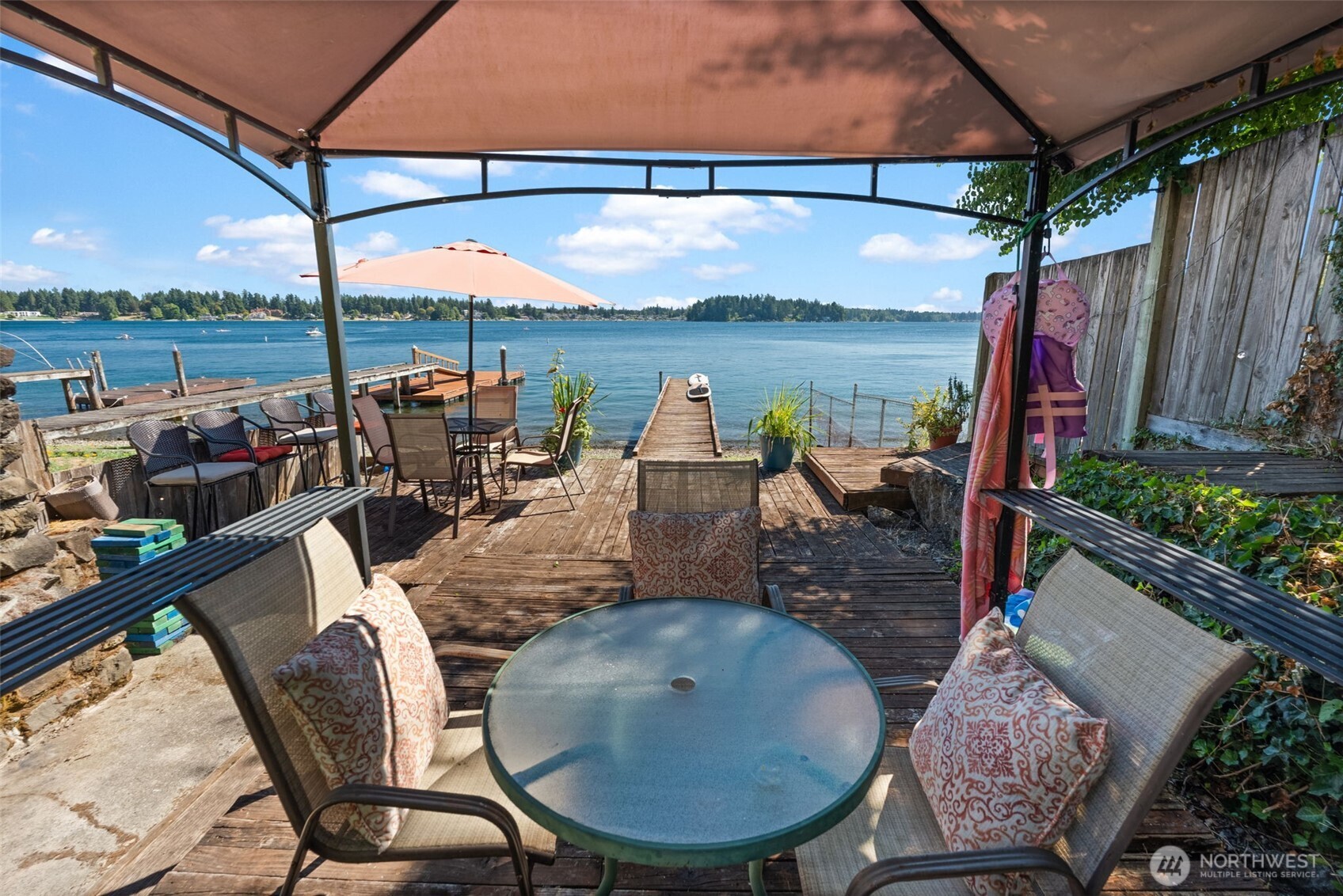 Lakewood, Washington, 98498, United States, 5 Bedrooms Bedrooms, ,2.5 BathroomsBathrooms,Residential,Forsale,1946237