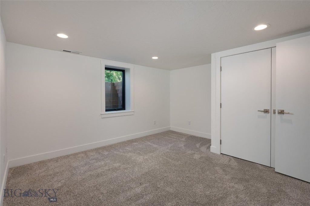 Bozeman, Montana, 59715, United States, 5 Bedrooms Bedrooms, ,3 BathroomsBathrooms,Residential,Forsale,1915008