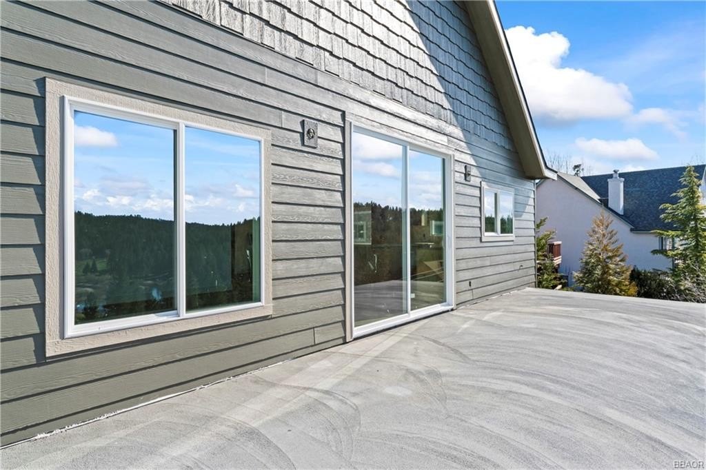 Lake Arrowhead, California, 92352, United States, 3 Bedrooms Bedrooms, ,4 BathroomsBathrooms,Residential,Forsale,1886286