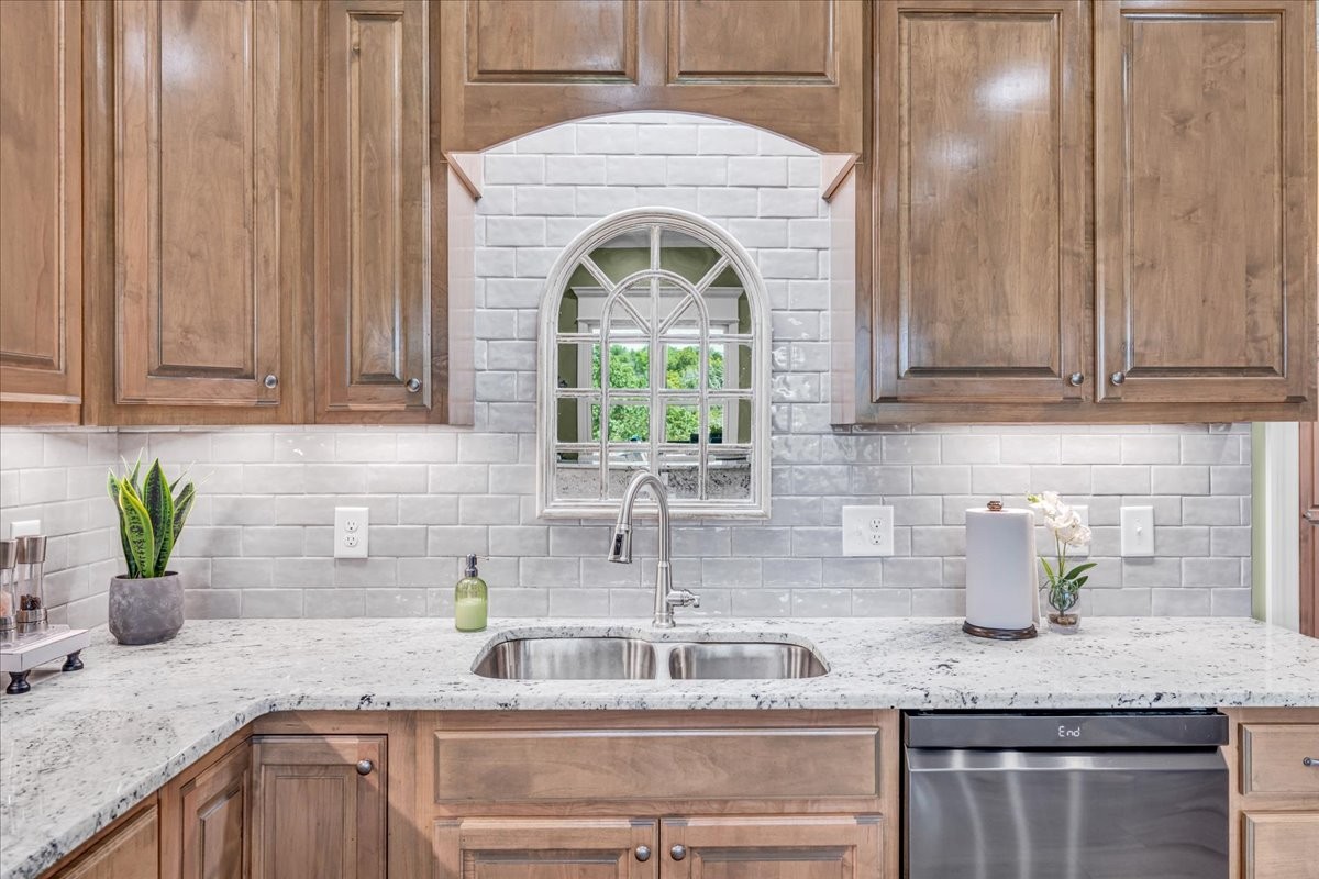 Smithville, Tennessee, 37166, United States, 4 Bedrooms Bedrooms, ,3 BathroomsBathrooms,Residential,Forsale,1999478