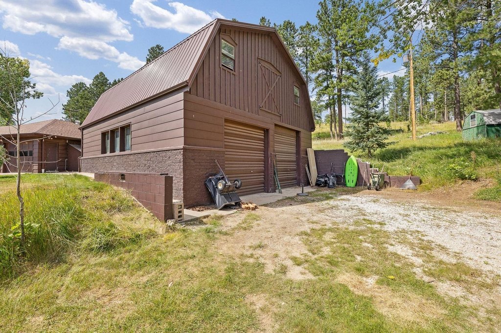 Custer, South Dakota, 57730, United States, 2 Bedrooms Bedrooms, ,2 BathroomsBathrooms,Residential,Forsale,1946263