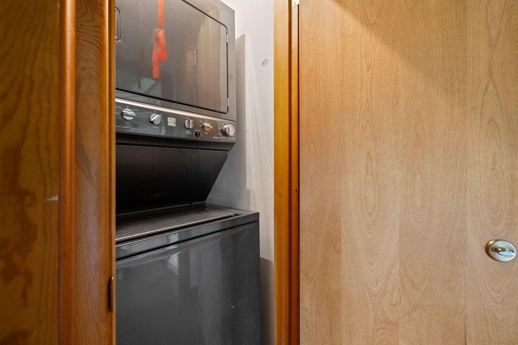 Custer, South Dakota, 57730, United States, 2 Bedrooms Bedrooms, ,2 BathroomsBathrooms,Residential,Forsale,1946263