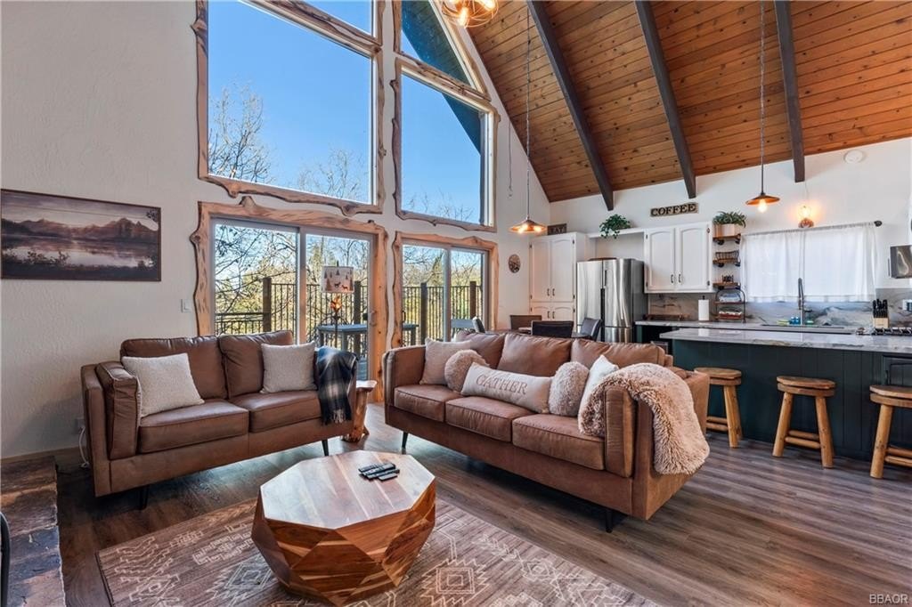 Lake Arrowhead, California, 92352, United States, 4 Bedrooms Bedrooms, ,3 BathroomsBathrooms,Residential,Forsale,1934022