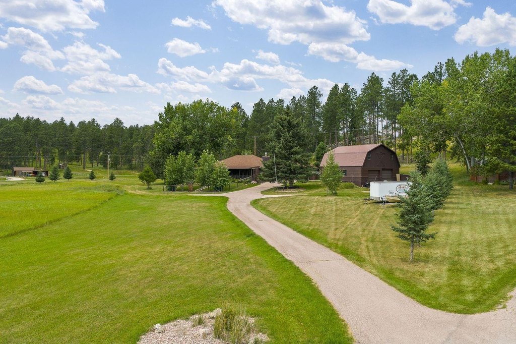 Custer, South Dakota, 57730, United States, 2 Bedrooms Bedrooms, ,2 BathroomsBathrooms,Residential,Forsale,1946263