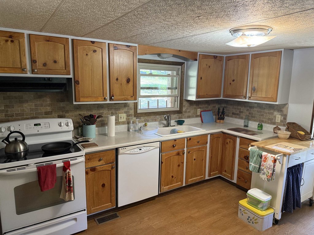 Custer, South Dakota, 57730, United States, 3 Bedrooms Bedrooms, ,2 BathroomsBathrooms,Residential,Forsale,1946253