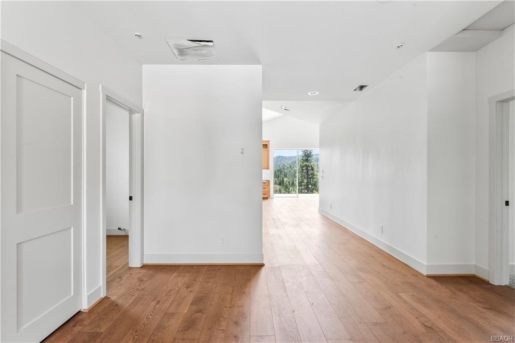 Lake Arrowhead, California, 92352, United States, 3 Bedrooms Bedrooms, ,4 BathroomsBathrooms,Residential,Forsale,1886286