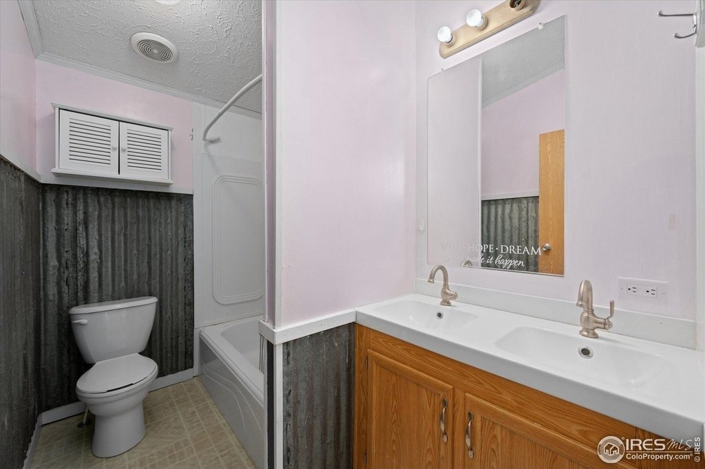 Snyder, Colorado, 80750, United States, 4 Bedrooms Bedrooms, ,2 BathroomsBathrooms,Residential,Forsale,1926784