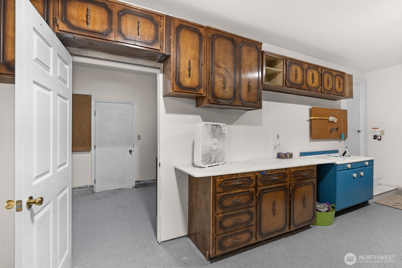 Lakewood, Washington, 98498, United States, 5 Bedrooms Bedrooms, ,2.5 BathroomsBathrooms,Residential,Forsale,1946237