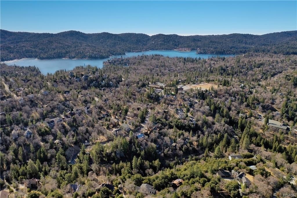 Lake Arrowhead, California, 92352, United States, 4 Bedrooms Bedrooms, ,3 BathroomsBathrooms,Residential,Forsale,1934022