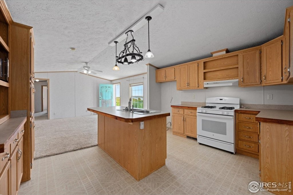 Snyder, Colorado, 80750, United States, 4 Bedrooms Bedrooms, ,2 BathroomsBathrooms,Residential,Forsale,1926784
