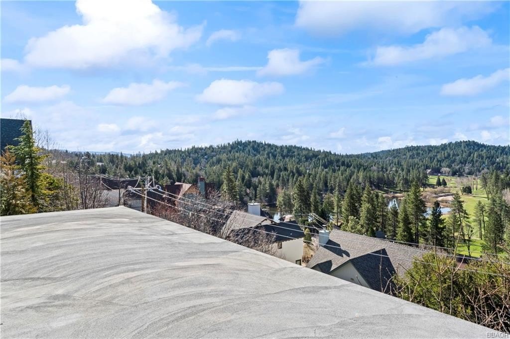 Lake Arrowhead, California, 92352, United States, 3 Bedrooms Bedrooms, ,4 BathroomsBathrooms,Residential,Forsale,1886286