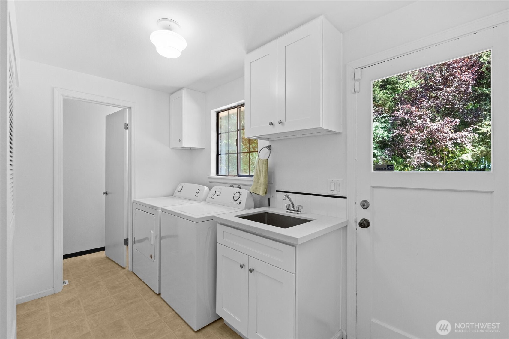 Lakewood, Washington, 98498, United States, 5 Bedrooms Bedrooms, ,2.5 BathroomsBathrooms,Residential,Forsale,1946237