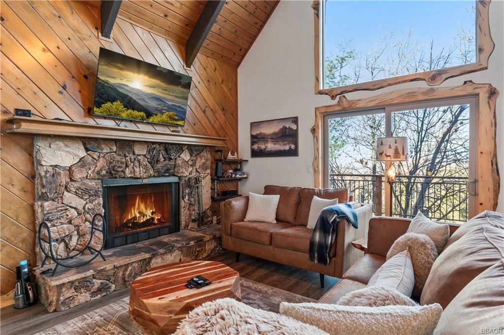 Lake Arrowhead, California, 92352, United States, 4 Bedrooms Bedrooms, ,3 BathroomsBathrooms,Residential,Forsale,1934022