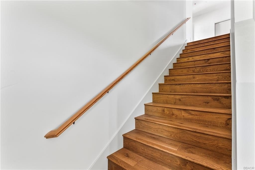 Lake Arrowhead, California, 92352, United States, 3 Bedrooms Bedrooms, ,4 BathroomsBathrooms,Residential,Forsale,1886286