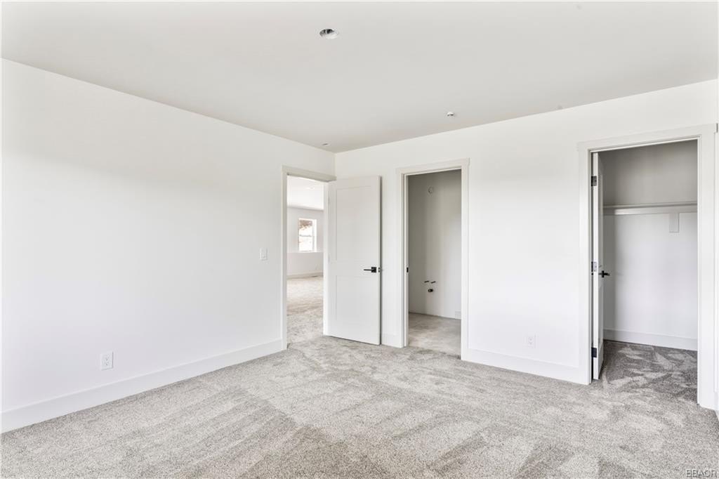 Lake Arrowhead, California, 92352, United States, 3 Bedrooms Bedrooms, ,4 BathroomsBathrooms,Residential,Forsale,1886286