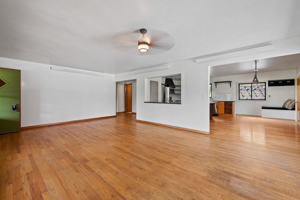 Custer, South Dakota, 57730, United States, 2 Bedrooms Bedrooms, ,2 BathroomsBathrooms,Residential,Forsale,1946263