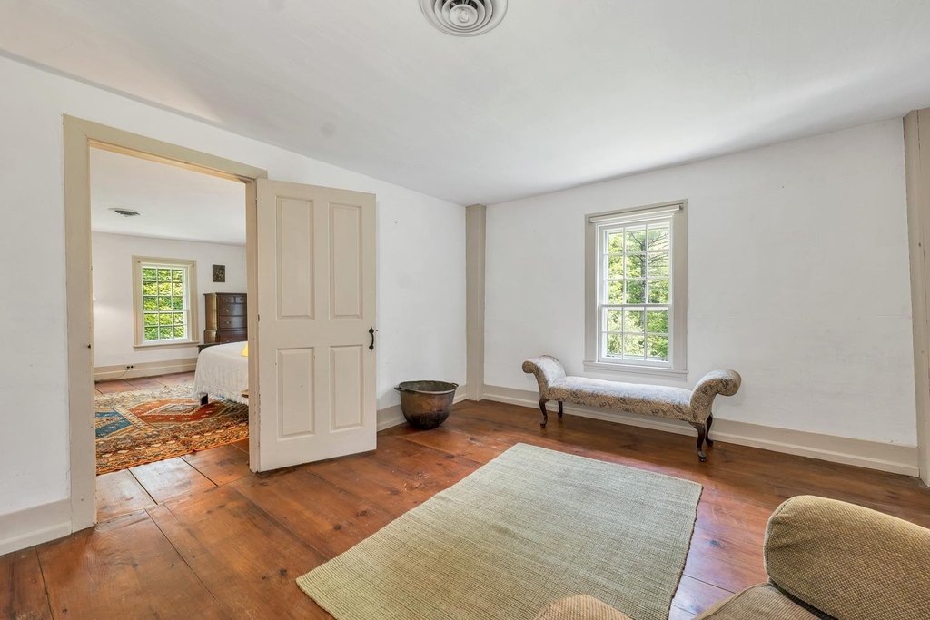 Weare, New Hampshire, 03281, United States, 3 Bedrooms Bedrooms, ,2 BathroomsBathrooms,Residential,Forsale,1952919