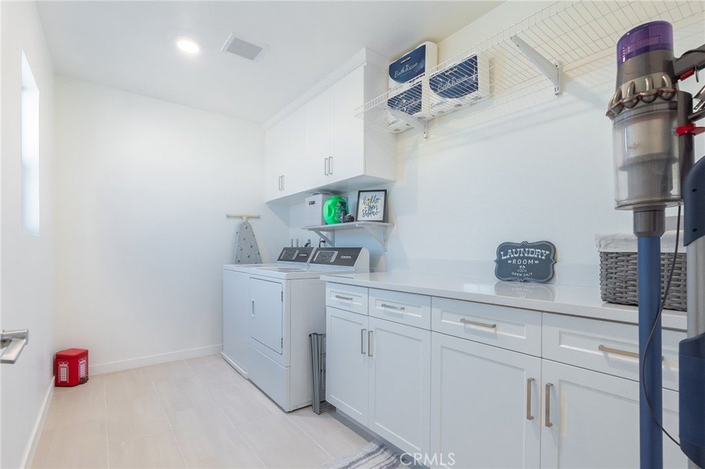 Highland, California, 92346, United States, 5 Bedrooms Bedrooms, ,4 BathroomsBathrooms,Residential,Forsale,1908962