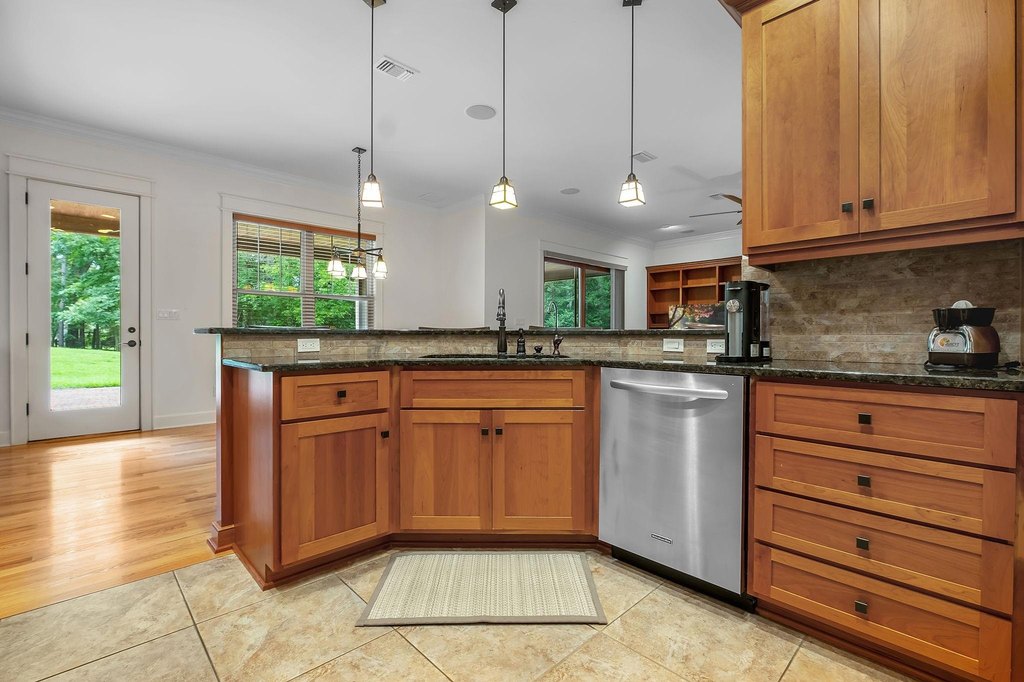 Tallahassee, Florida, 32312, United States, 4 Bedrooms Bedrooms, ,3 BathroomsBathrooms,Residential,Forsale,1946732