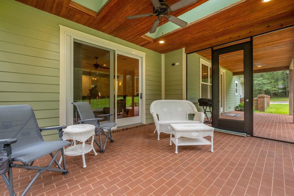 Tallahassee, Florida, 32312, United States, 4 Bedrooms Bedrooms, ,3 BathroomsBathrooms,Residential,Forsale,1946732