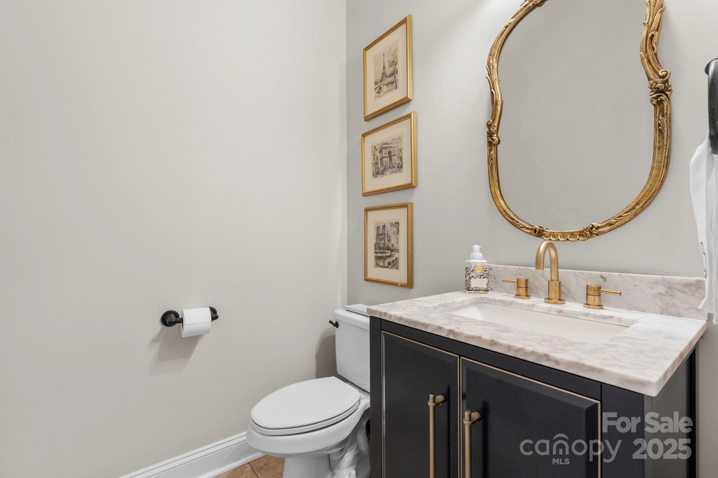 Hickory, North Carolina, 28601, United States, 4 Bedrooms Bedrooms, ,3.5 BathroomsBathrooms,Residential,Forsale,1934926