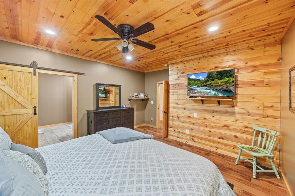 Celina, Tennessee, 38551, United States, 3 Bedrooms Bedrooms, ,2 BathroomsBathrooms,Residential,Forsale,1929825