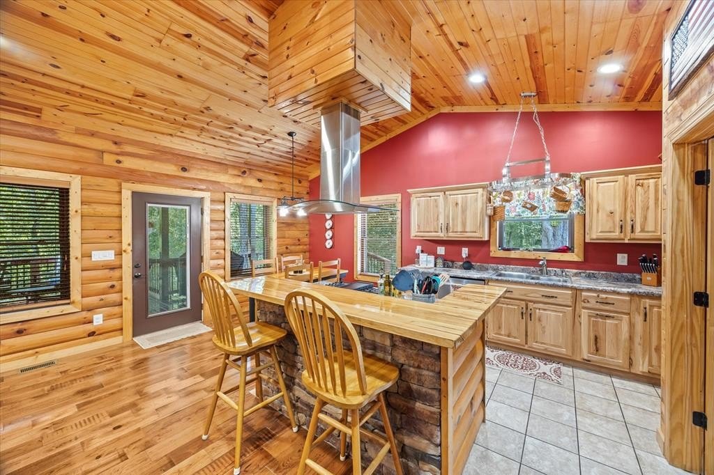 Celina, Tennessee, 38551, United States, 3 Bedrooms Bedrooms, ,2 BathroomsBathrooms,Residential,Forsale,1929825