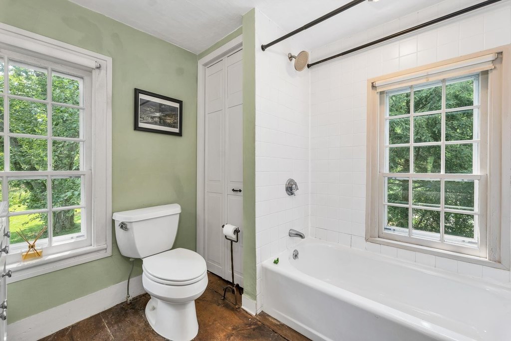 Weare, New Hampshire, 03281, United States, 3 Bedrooms Bedrooms, ,2 BathroomsBathrooms,Residential,Forsale,1952919