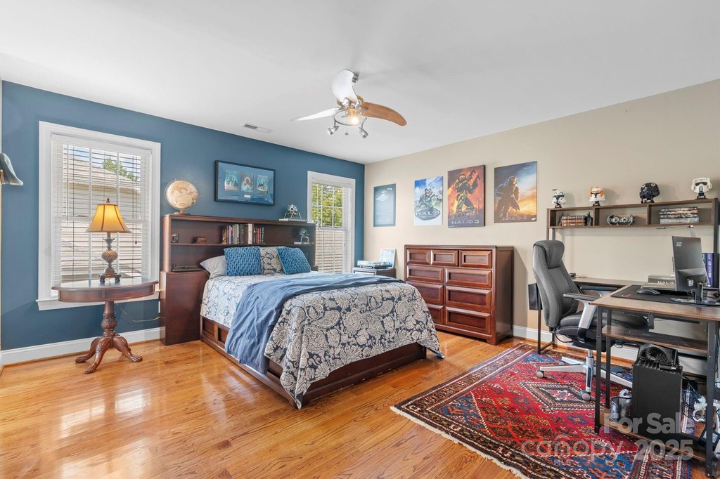 Hickory, North Carolina, 28601, United States, 4 Bedrooms Bedrooms, ,3.5 BathroomsBathrooms,Residential,Forsale,1934926
