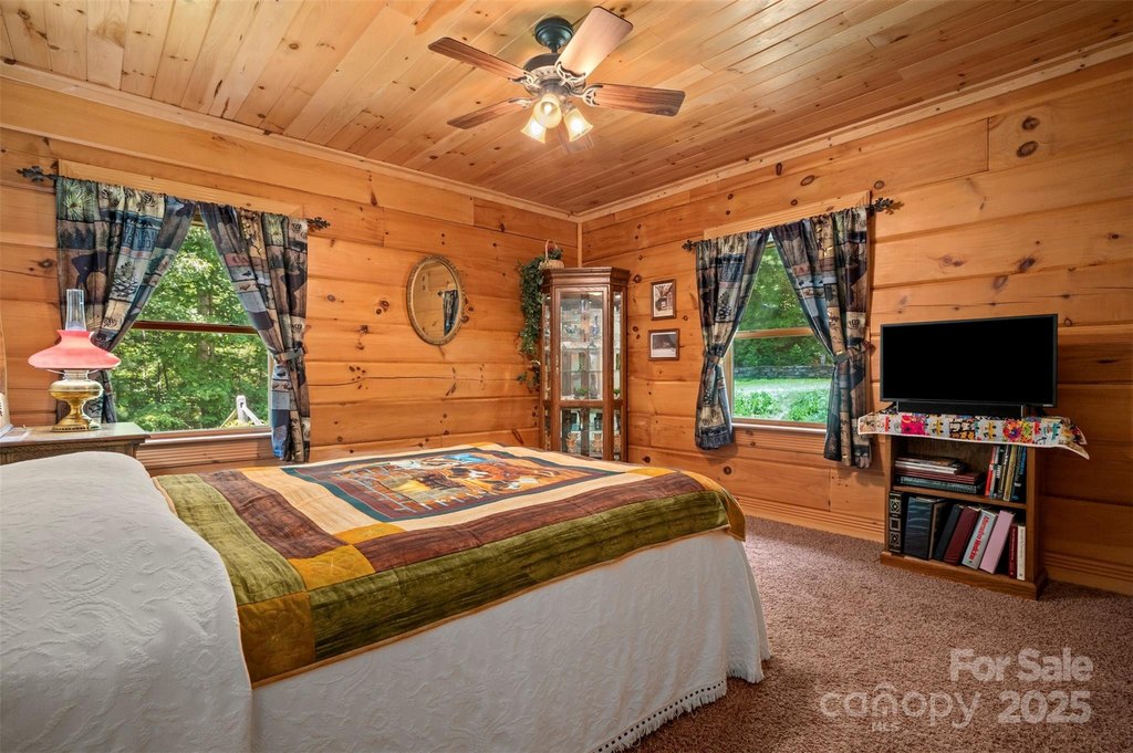 Saluda, North Carolina, 28773, United States, 3 Bedrooms Bedrooms, ,2.5 BathroomsBathrooms,Residential,Forsale,1960262