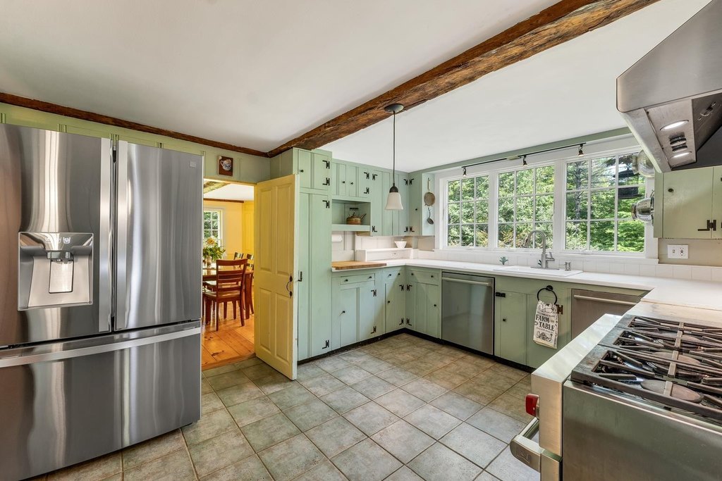 Weare, New Hampshire, 03281, United States, 3 Bedrooms Bedrooms, ,2 BathroomsBathrooms,Residential,Forsale,1952919