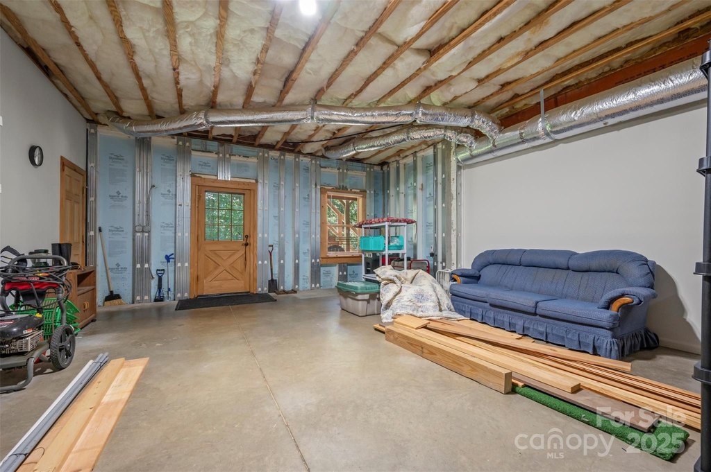 Saluda, North Carolina, 28773, United States, 3 Bedrooms Bedrooms, ,2.5 BathroomsBathrooms,Residential,Forsale,1960262