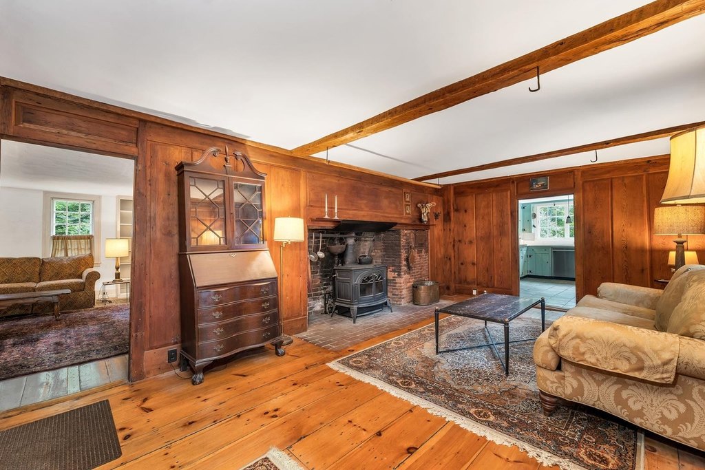 Weare, New Hampshire, 03281, United States, 3 Bedrooms Bedrooms, ,2 BathroomsBathrooms,Residential,Forsale,1952919